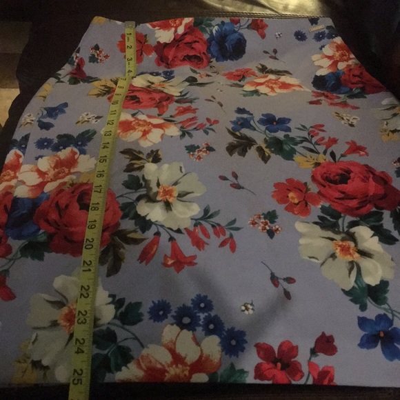 NWT TAHARI floral 🌺 midi skirt size 10 - Picture 14 of 16